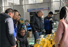 德國客戶來廠驗(yàn)收汽車零部件焊接工裝 德國客戶來廠驗(yàn)收汽車零部件焊接工裝